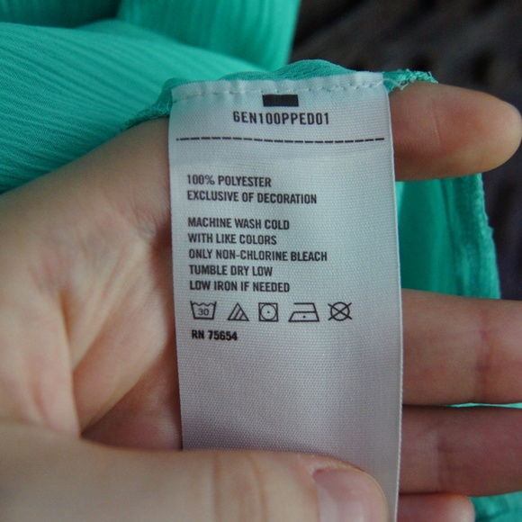Aqua Hollister Sleeveless Button-Down - Picture 6 of 8